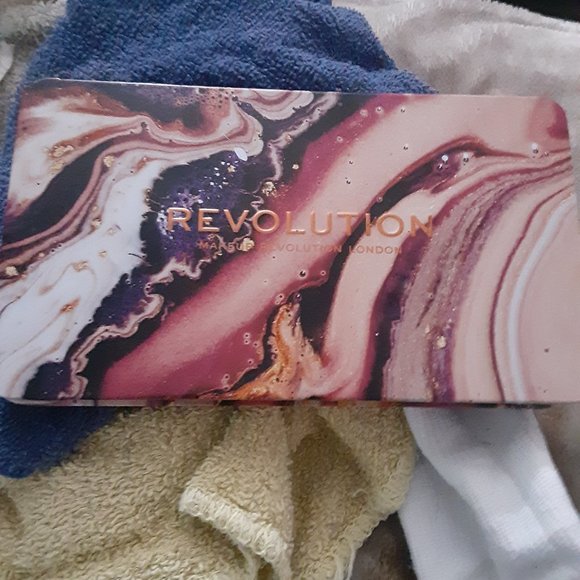 revolution - Picture 3 of 3